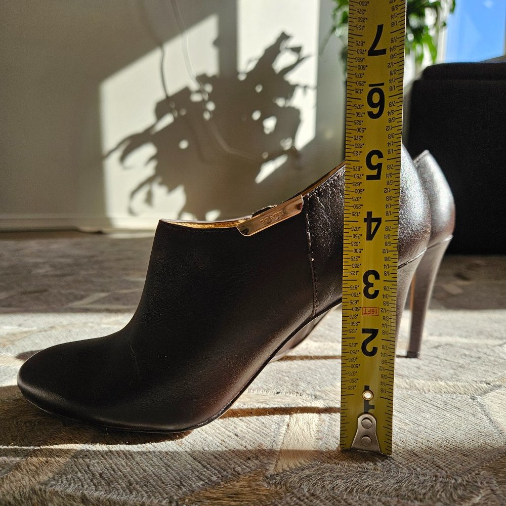 Vintage Coach Seneca Brown Leather Ankle Boots - Picture 6 of 11